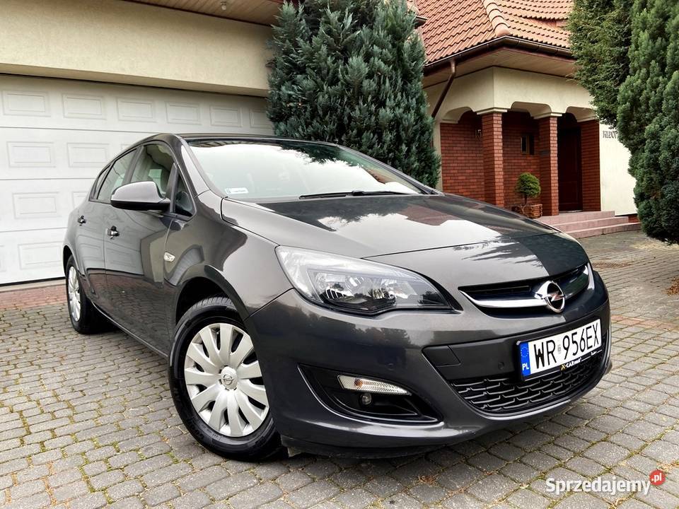 Opel Astra J Lift Bezwypadkowa mały przebieg Radom