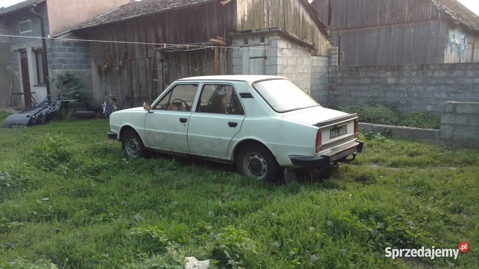 Skoda 105S 1983r pojazd historyczny czarne Działoszyce