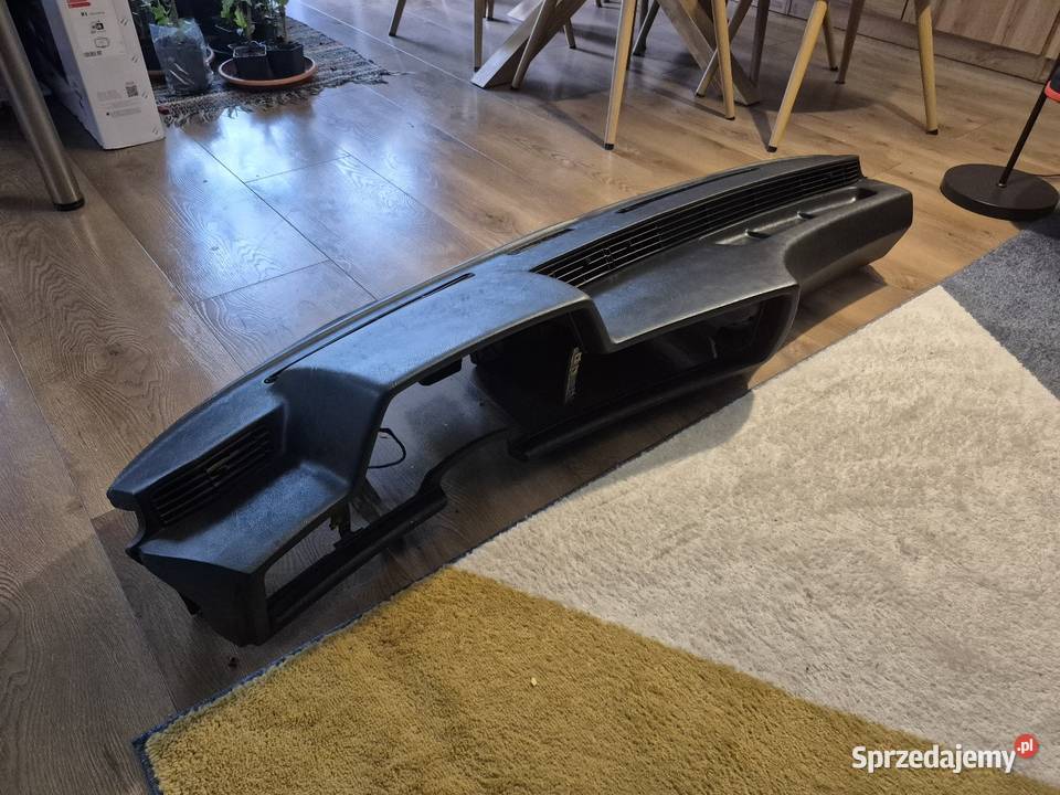 Konsola kokpit BMW E24 w super stanie Podozierany