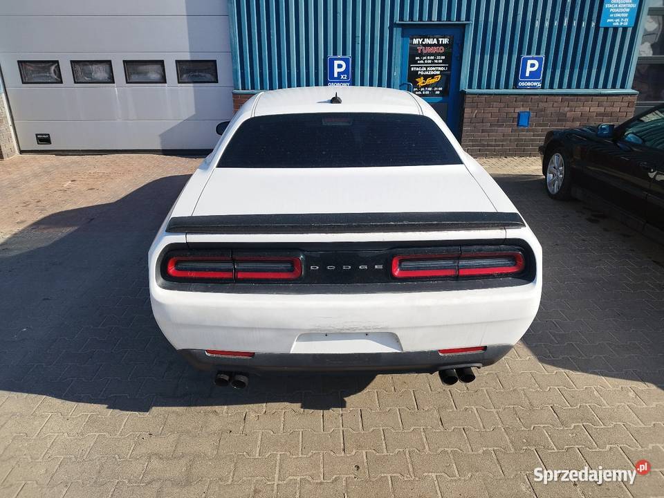 Dodge challenger 36 V6 lift pakiet SRT 305 Rok produkcji 2015