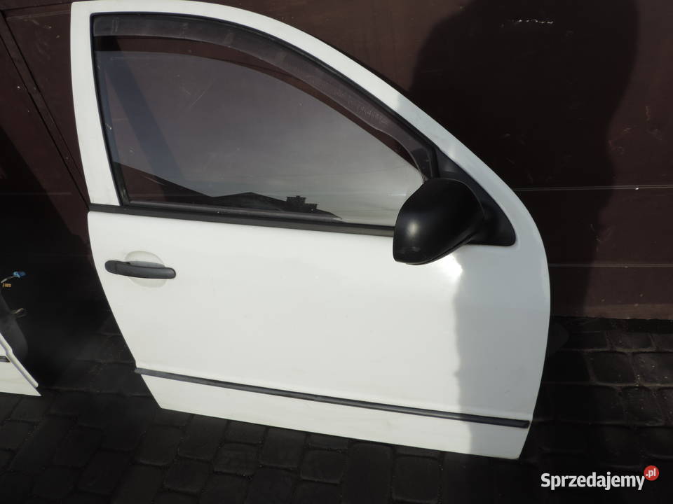 SKODA FABIA I HB 5D DRZWI PRAWE PRZEDNIE KOLOR Rok produkcji 2001 Nowy Sącz sprzedam