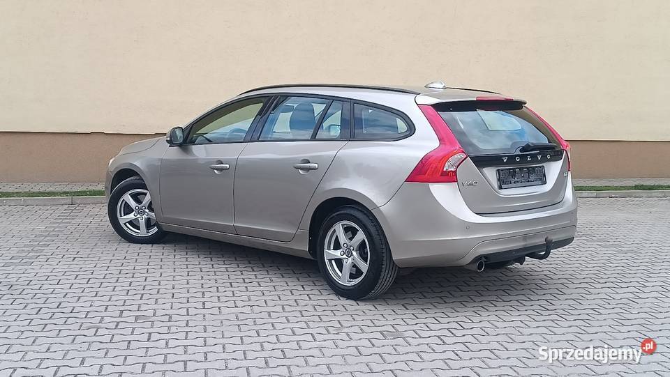 Volvo V60 2015r LED ksenon 189 nieuszkodzony V60 lubelskie Zamość