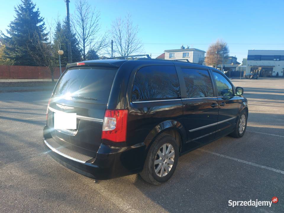 Chrysler Town Country 2016 155 200 3 600 3 Benz Dębica