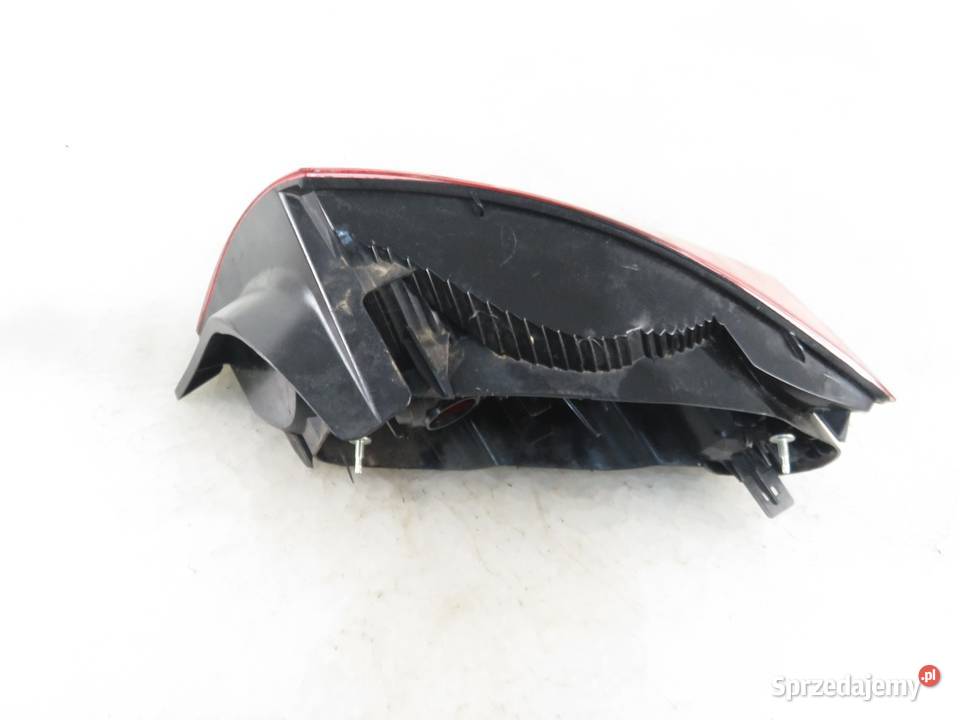 LAMPA LEWA TYLNA PEUGEOT 407 6D