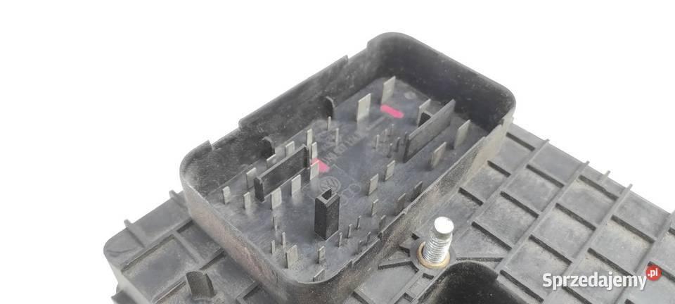 1K0 937 124 K BSI skrzynka bezpieczników GA14 Włoszczowa sprzedam