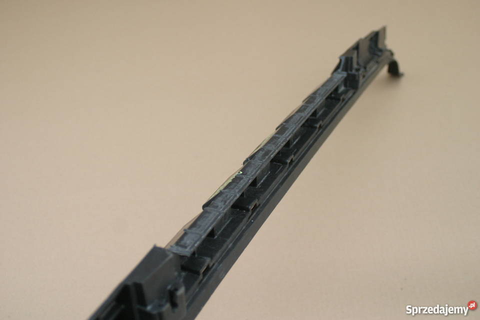 MERCEDES C KLASA W204 ŚLIZG ZDERZAKA TYŁ Bieleń sprzedam