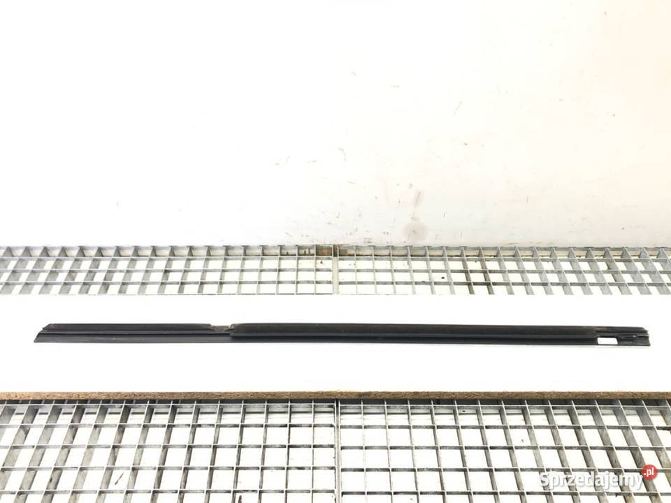 LISTWA ZGARNIAJĄCA TYŁ LEWA CHROM MERCEDES CLA