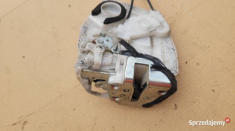 SUZUKI SWIFT MK7 ZAMEK TYŁ PRAWY 8230168LA1 83 Ruda Śląska