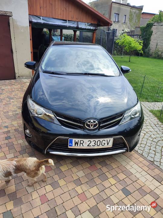 Zadbana Toyota Auris 16 benzynagaz 2013 światła do jazdy dziennej mazowieckie Radom sprzedam