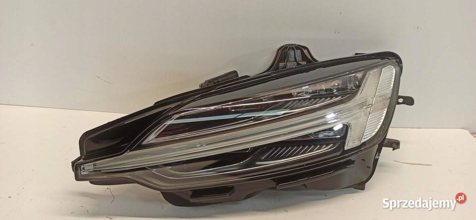 VOLVO V60 CC LAMPA LEWY PRZÓD ANGLIK RHD osobowe