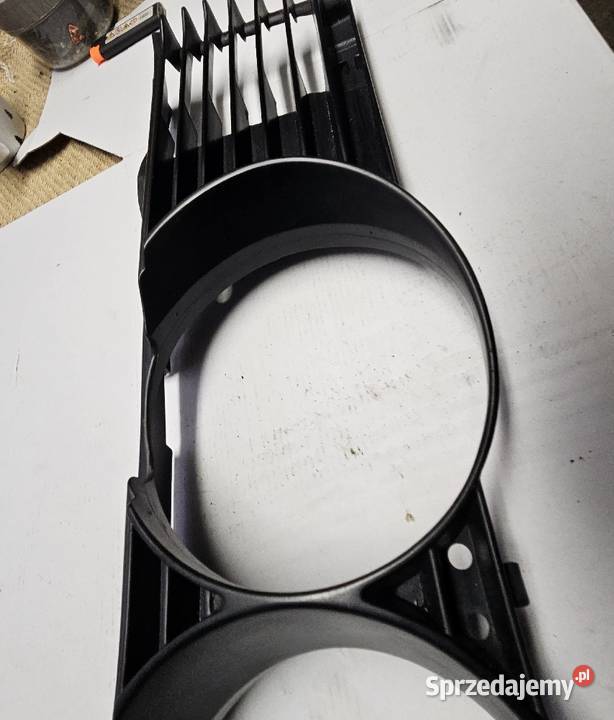 BMW E32 OKULAR ATRAPA OSŁONA RAMKA KOMPLET 8694r Lublin sprzedam