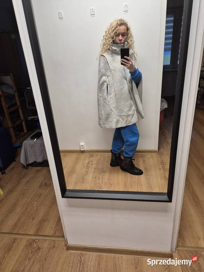 Stylowy płaszcz VERO MODA z futerkiem oversize