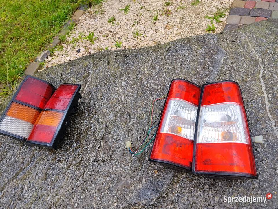 Na zdjęciu widoczne są dwa różne komplety Sierpc