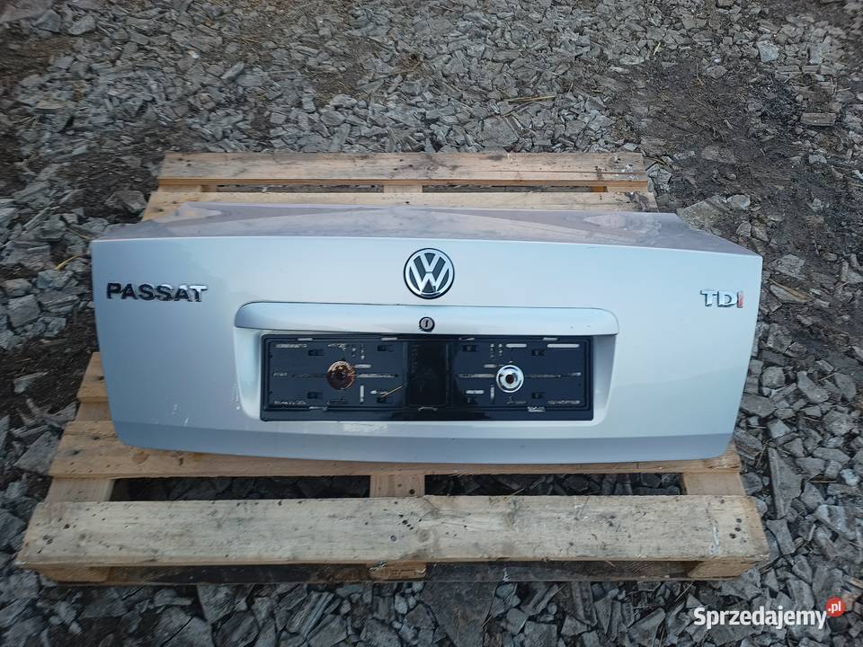 Volkswagen Passat B5 tylna klapa maska lakier Pacanów