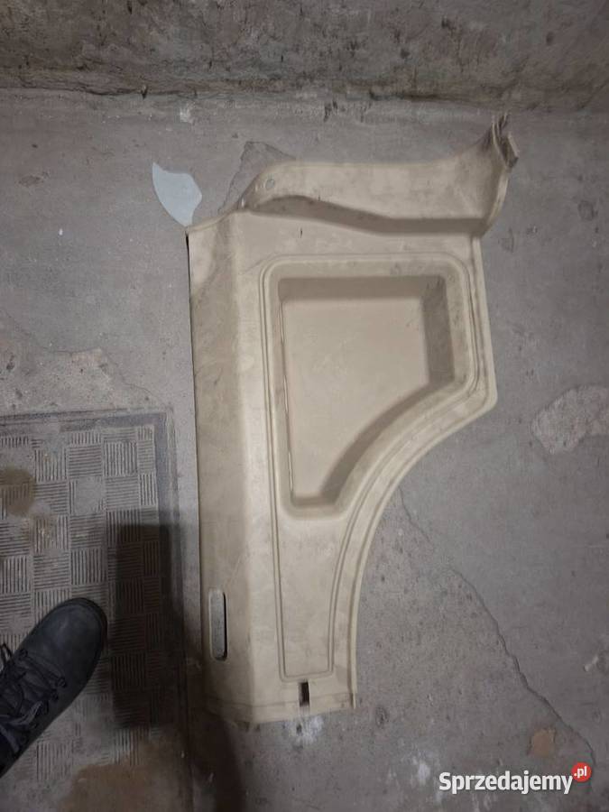 TAPICERKA BAGAŻNIKA PRAWY TYŁ JEEP CHEROKEE XJ