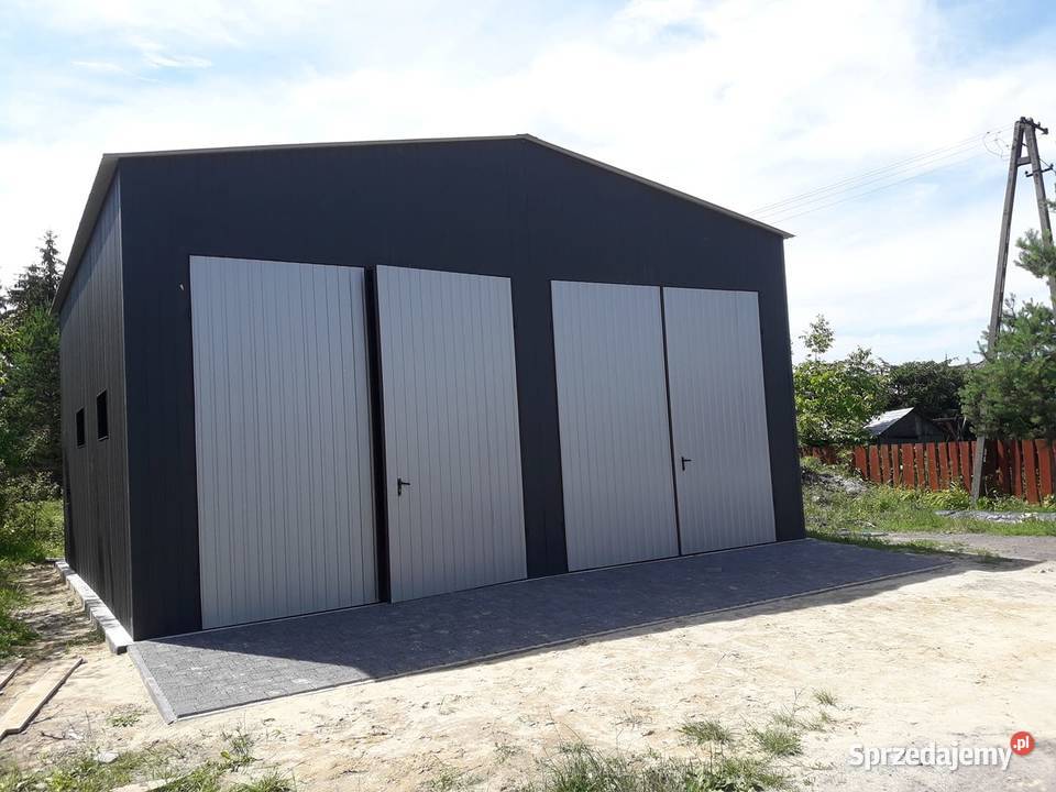 Garaż blaszany o wymiarach 8x8m z dachem