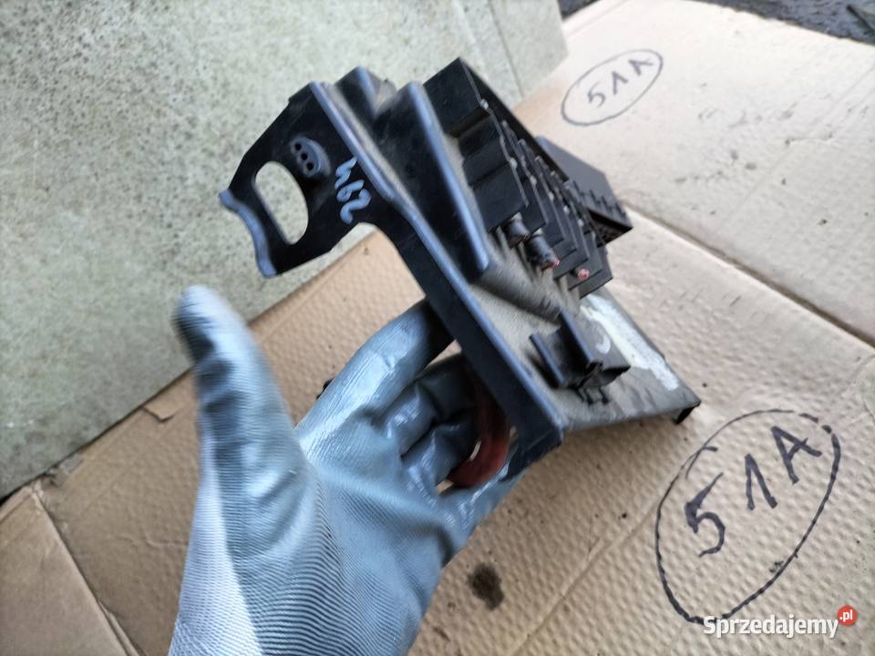 VW POLO MK4 9N 12 SKRZYNKA BEZPIECZNIKÓW OSŁONA Kamień-Kolonia