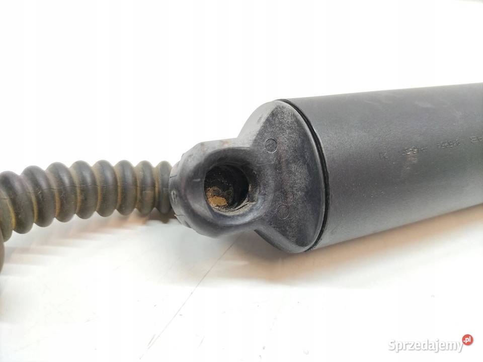 SIŁOWNIK KLAPY BAGAŻNIKA HB 3V 3V0827851B Skoda Rok produkcji 2019