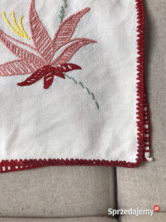 Biały obrus vintage ręcznie haftowany liście mazowieckie Warszawa