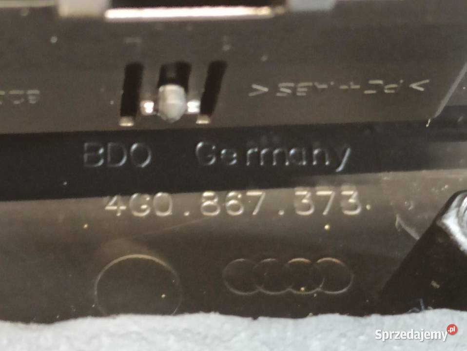 AUDI A6 C7 PODŁOKIETNIK DRZWI LEWY TYŁ 4G0867373 Drzwi sprzedam