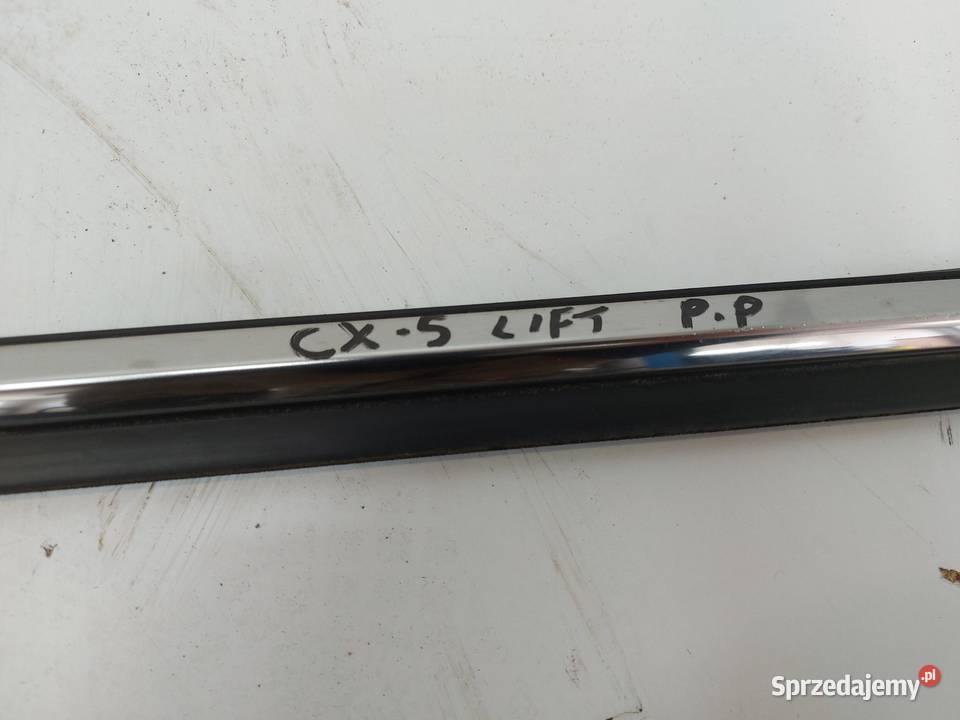 Mazda CX5 II Lift LISTWA ZGARNIAJĄCA PRAWA Listwy