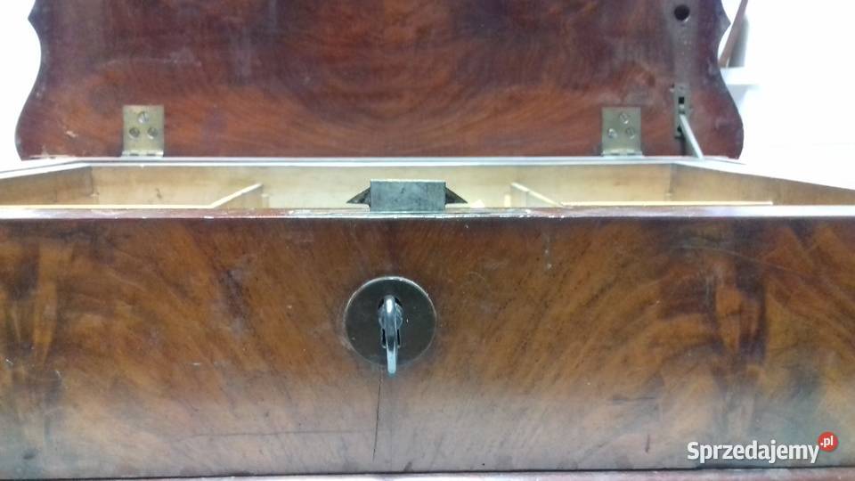 niciak do renowacji z oryginalnym kluczem Warszawa