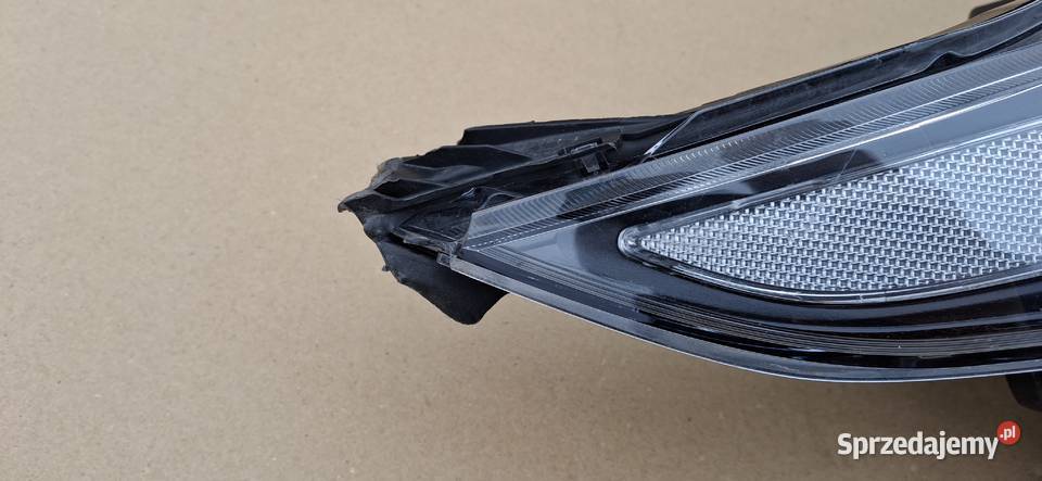 FORD TRANSIT CONNET REFLEKTOR PRAWY LAMPA PRAWA Bieleń