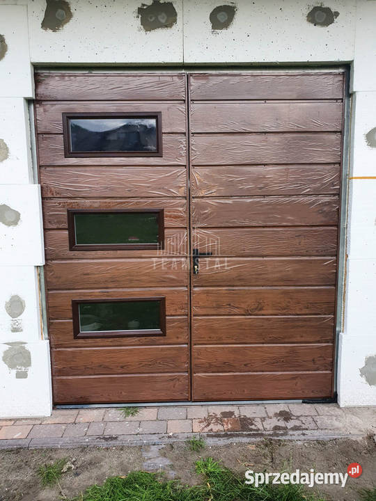 Bramy garażowe ze świetlikiem na wymiar Przasnysz