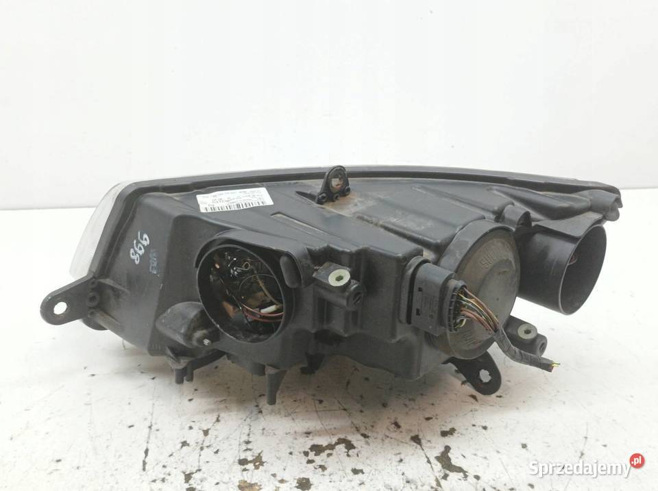 LAMPA PRZÓD PRAWA XENON EUROPA 1ZS24704734 ES Rok produkcji 2011