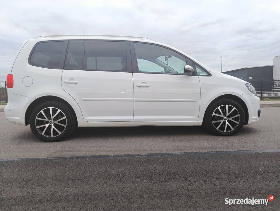 VW TOURAN nieuszkodzony Zadąbrowie sprzedam