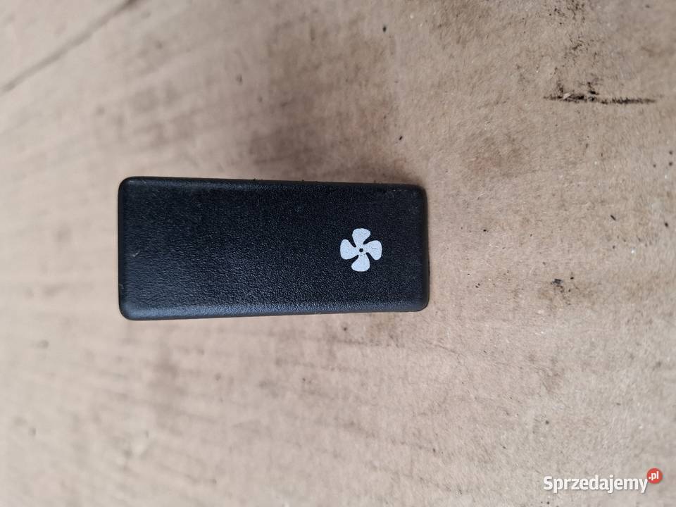 Przycisk włącznik dmuchawy nawiewu Fiat 126p osobowe opolskie Strzelce Opolskie