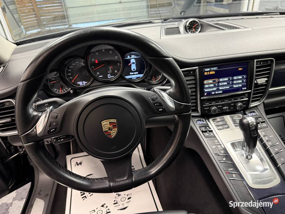 36 Benzyna czarna 143 przebiegu GWARANCJA Porsche Poznań