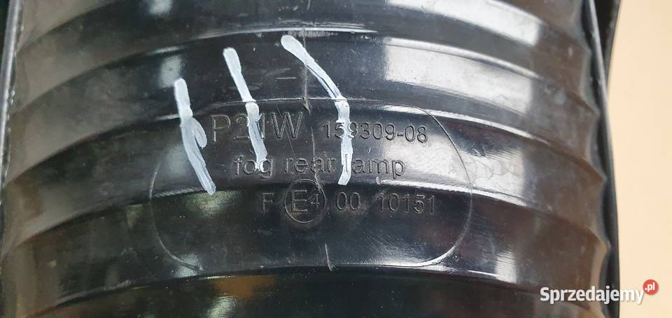 AUTOBUS LAMPA TYŁ HELLA CZERWONA ZWYKŁA Oświetlenie