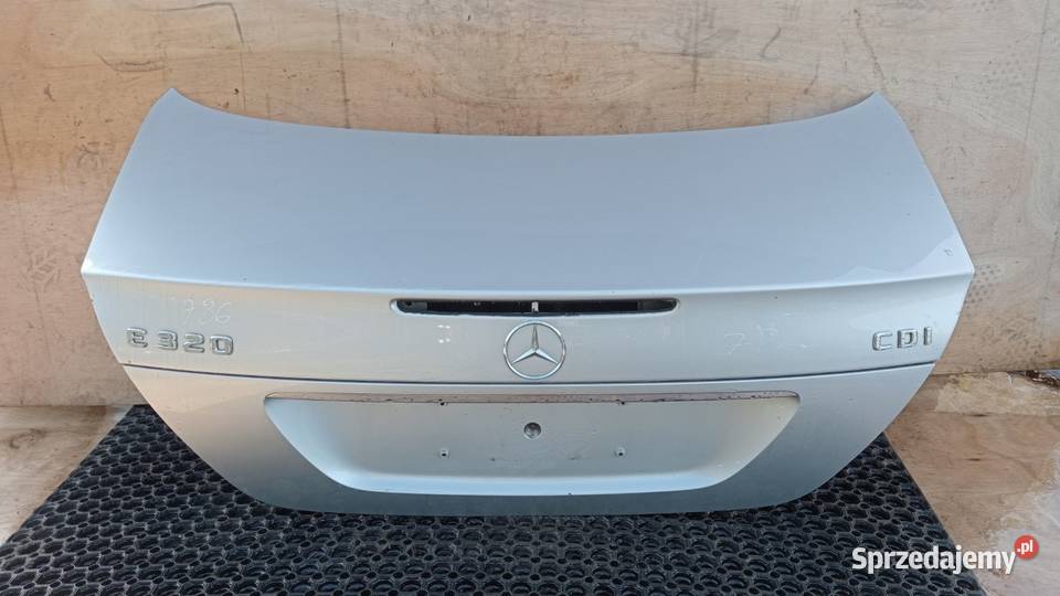 MERCEDES W211 FL SEDAN KLAPA TYŁ C775 Zbierkowo