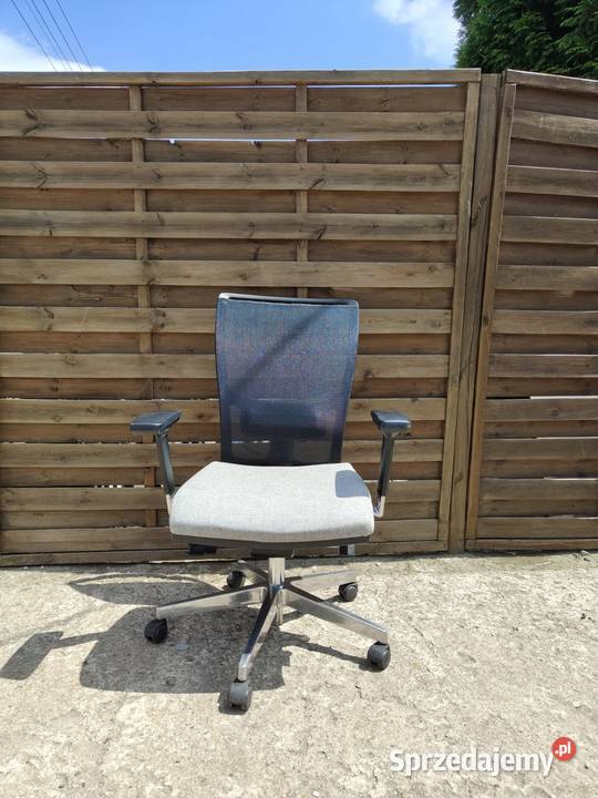 Krzesło Nowy Styl ZBODY ergonomiczne obrotowe Krzesła