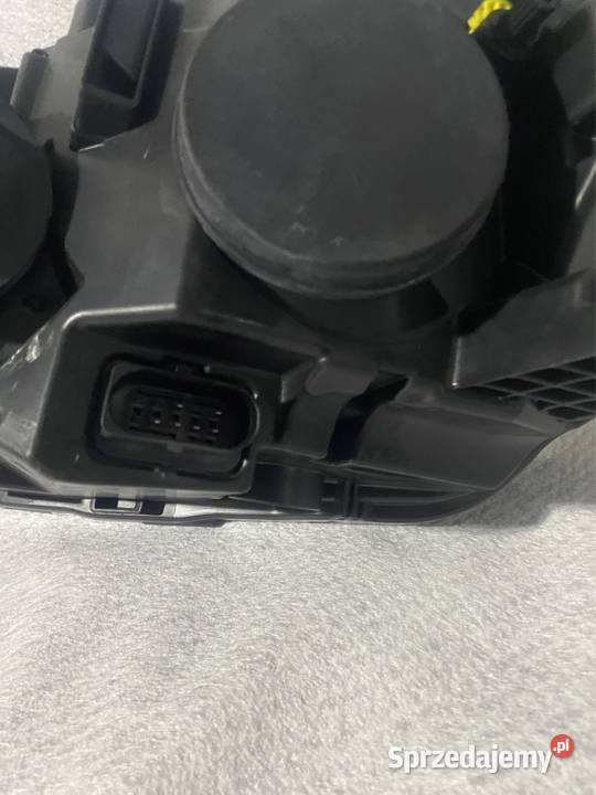 Lampa prawy przód Skoda Fabia III 6v1 tyc nowa Jasienica