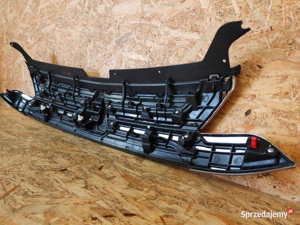 MITSUBISHI OUTLANDER III LIFT 18 ATRAPA GRILL osobowe Pleszew sprzedam