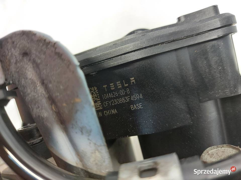 TESLA MODEL Y 2023r Zacisk hamulcowy tył prawy