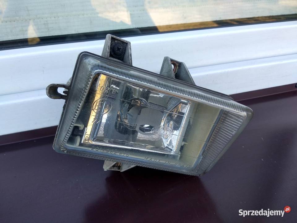 VW Polo III 3 6N halogen prawy lampa Sieradz