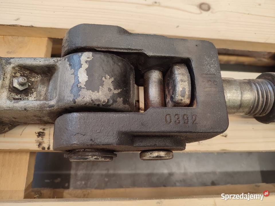 Wieszak tylnego podnośnika 84281303 Case 370 Wilkowo sprzedam
