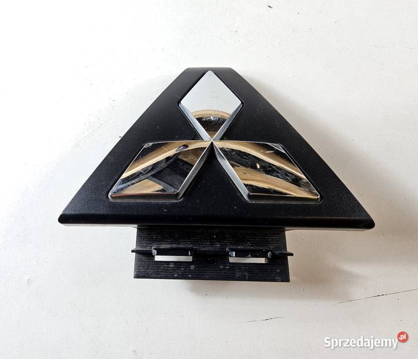 MITSUBISHI PAJERO IV 4 ZNACZEK GRILLA ATRAPY Międzychód