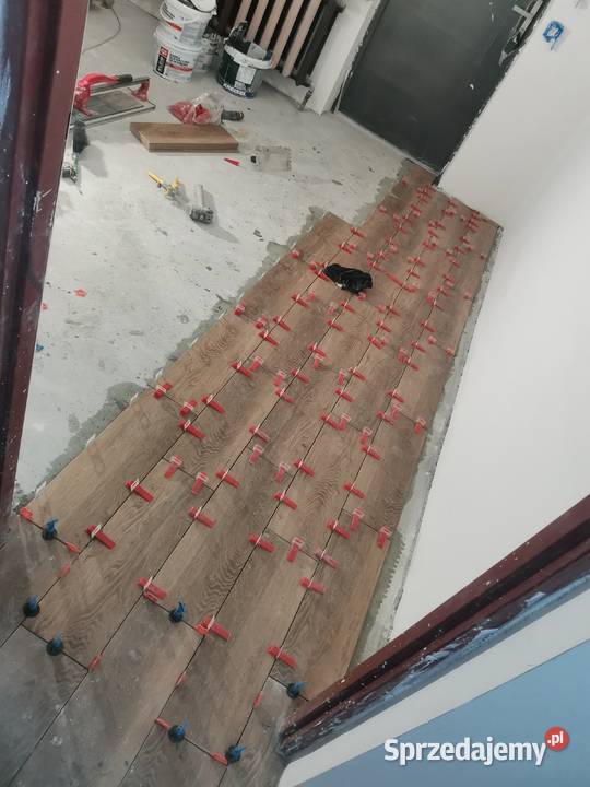 Układanie glazury i płytek godzinach pracy usługi budowlane