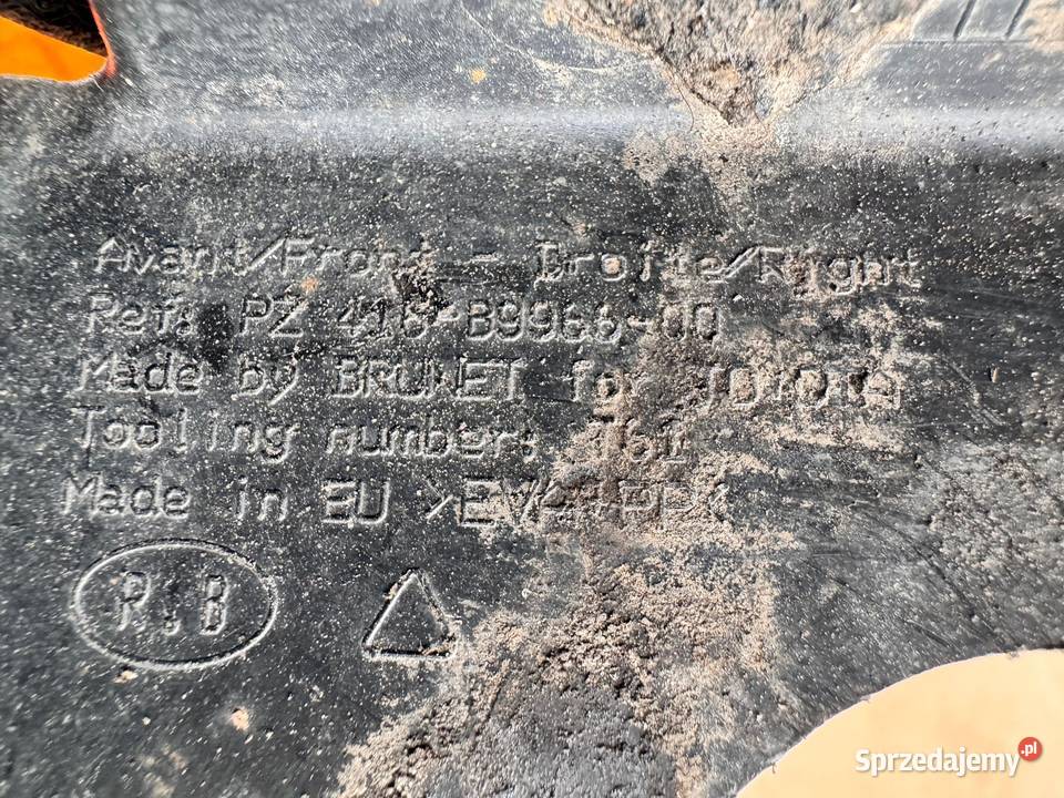 Chlapacze tył komplet prawy lewy Yaris III 1120 Rok produkcji 2011 Listwy i nakładki Brzesko