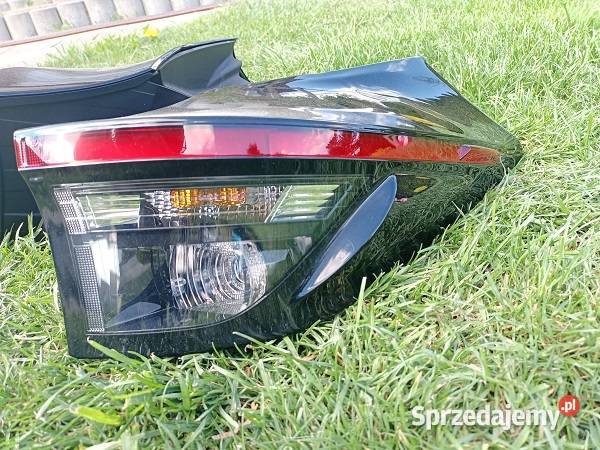 Lampy tył Toyota Yaris Cross 2024r komplet Lampy tylne