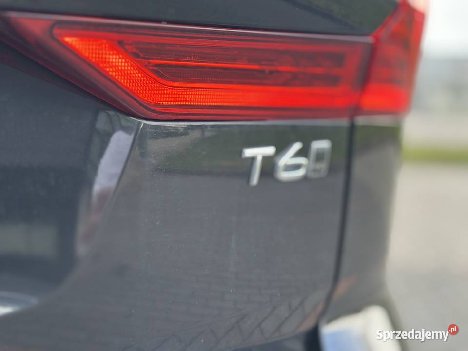 Volvo XC60 20 T6 Momentum automatyczna Łomża
