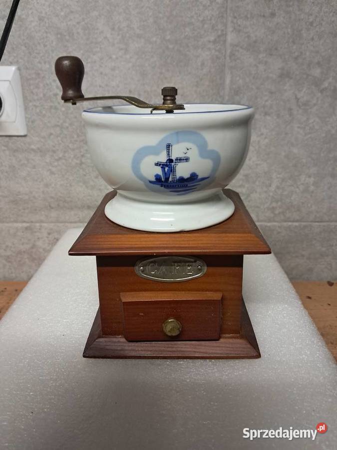 młynek do kawypieprzu z prlu stan wys 15 szer 12 Sandomierz