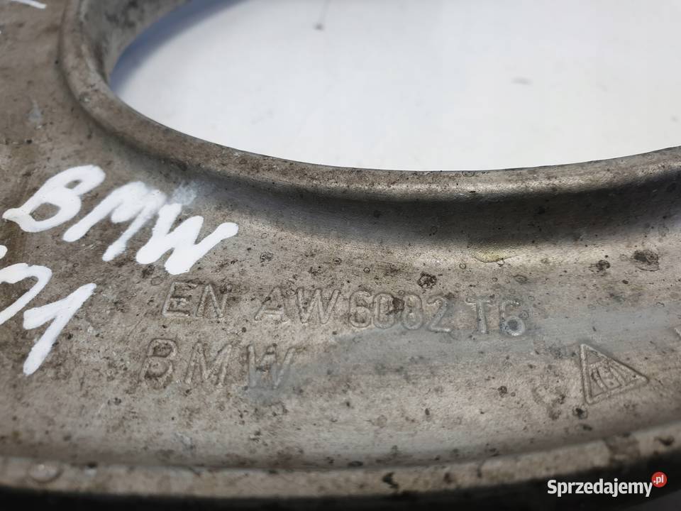 BMW F01 F02 GÓRNY LEWY PRZEDNI WAHACZ Przód