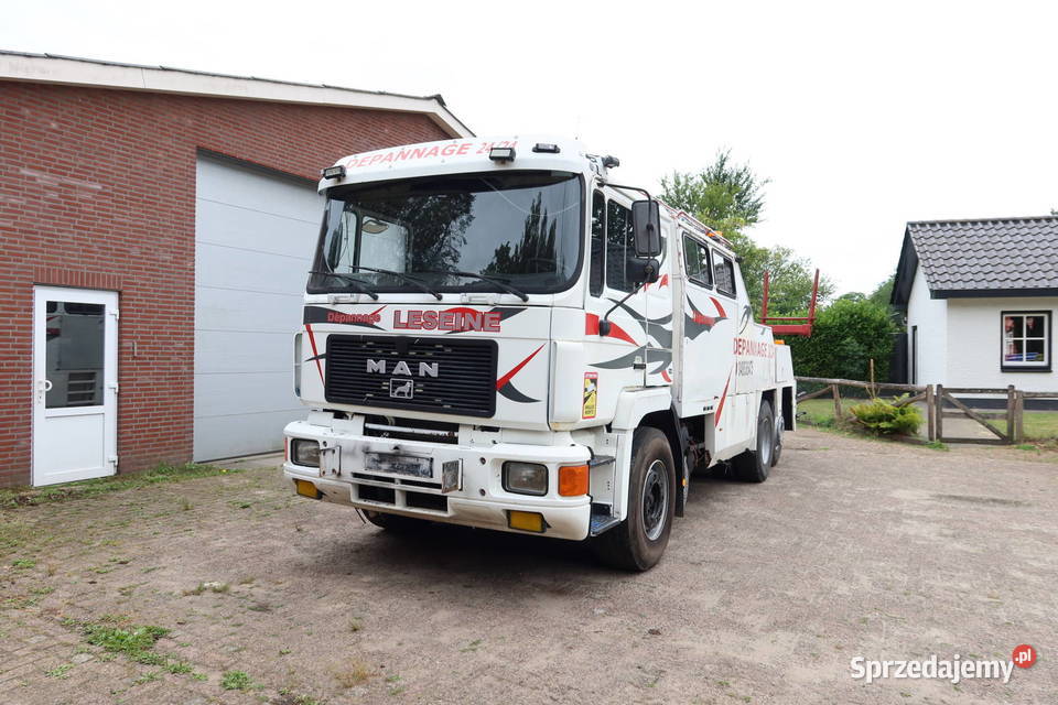 Holownik 6x2 pomoc drogowa Man Warszawa