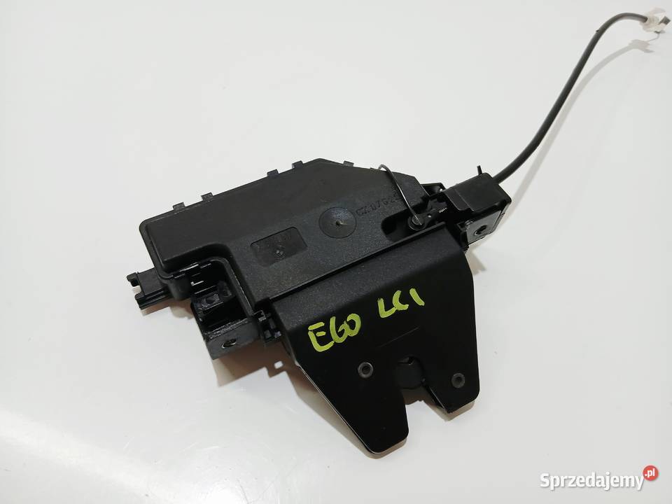 ZAMEK KLAPY BAGAŻNIKA BMW E60 E90 LCI 7840617 osobowe Strzyżewice sprzedam