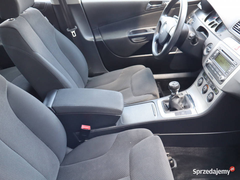 VW Passat 16 FSI nieuszkodzony Katowice sprzedam
